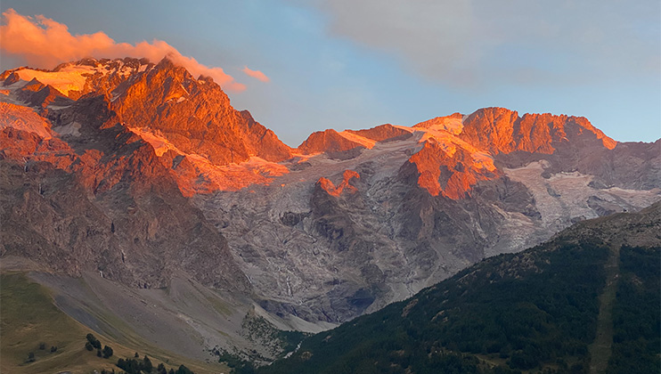 Marche thérapeutique, voyage initiatique en France, courre de soleil sur les Alpes du Sud