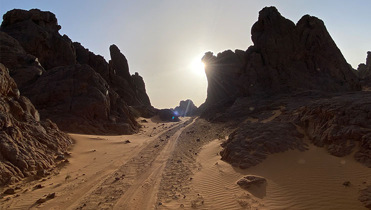 Marche thérapeutique voyage initiatique en Algérie, désert de Tassili